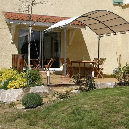 Couette-café La Bergerie 3*